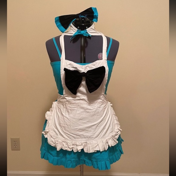 Alice - Picture 3 of 3